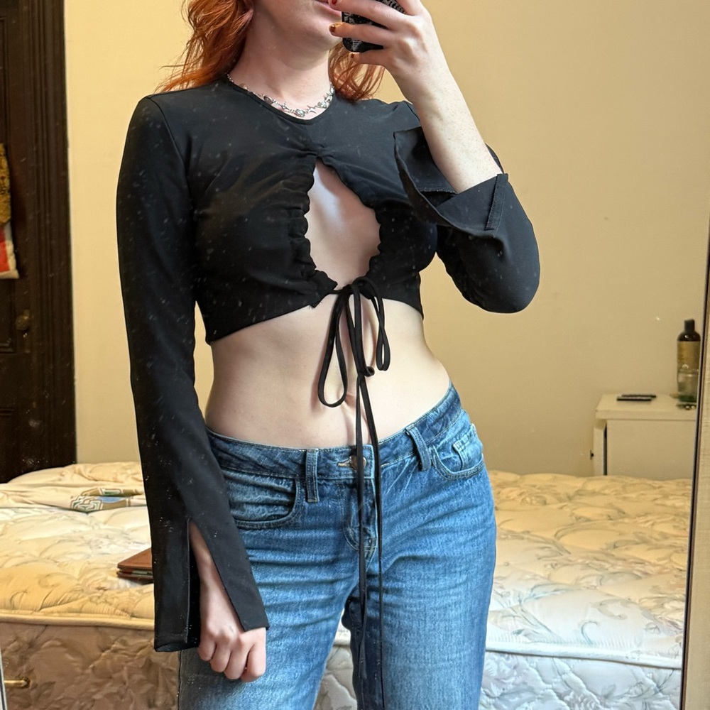 H&M Black Ruched Tie-Front Crop Top